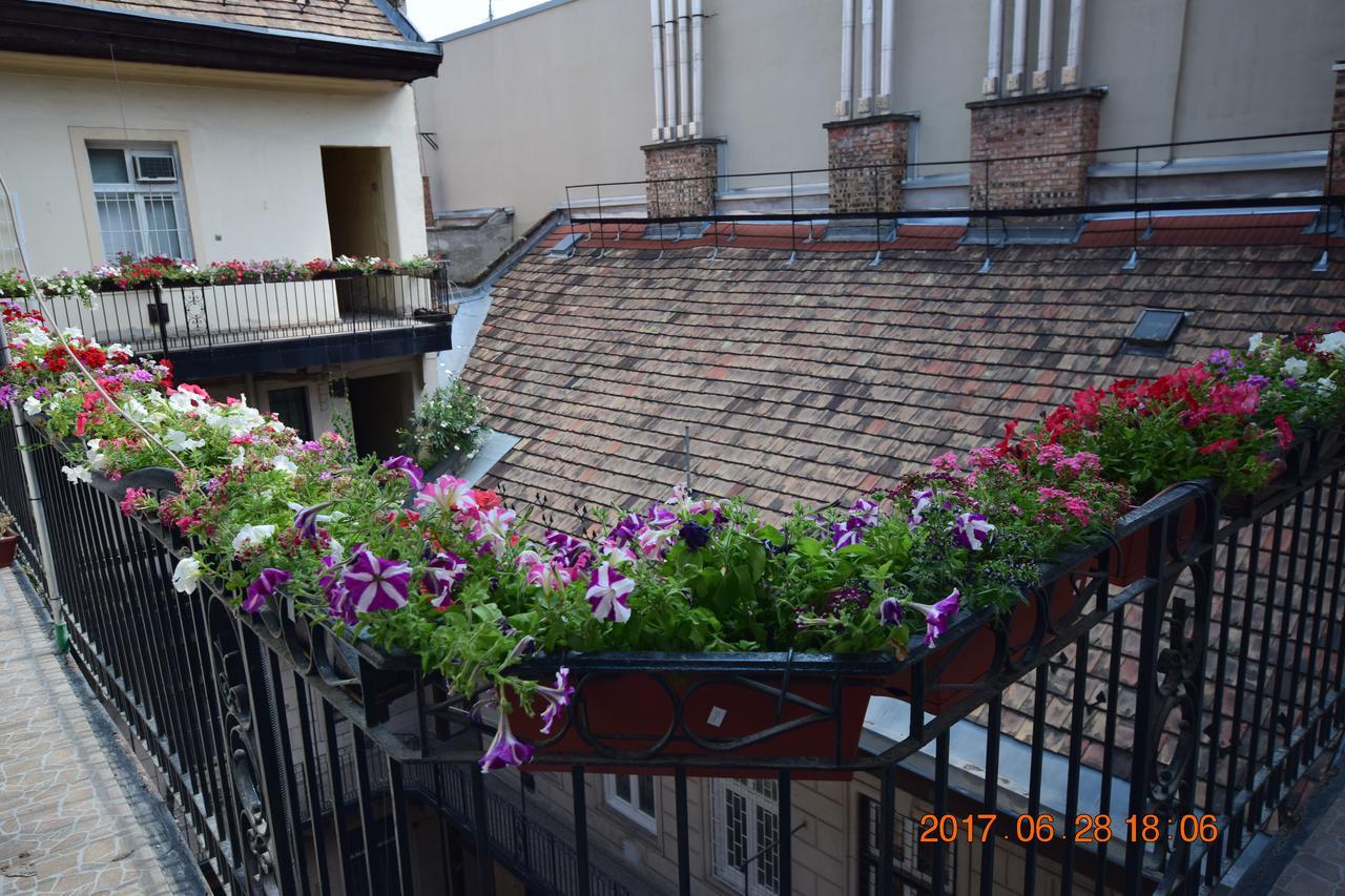 Eitans Guesthouse Budapest Exterior photo